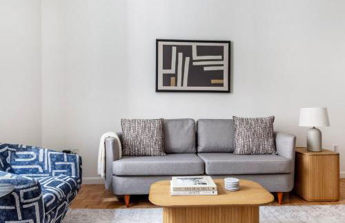 Fidi 1br w doorman wd nr south st seaport NYC-1306 - Foto 2