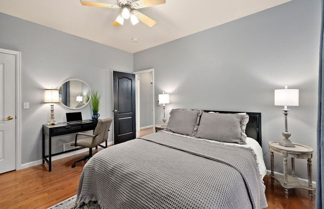 Spacious Home W/ Fun Amenities | Lake & Mtn Views - Foto 6