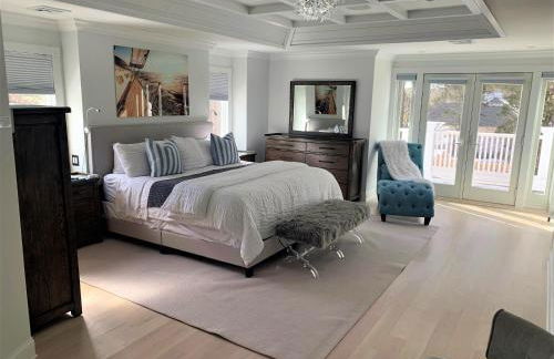 The J Luxury Villa - Southampton Poolside Retreat with Sauna - Foto 12