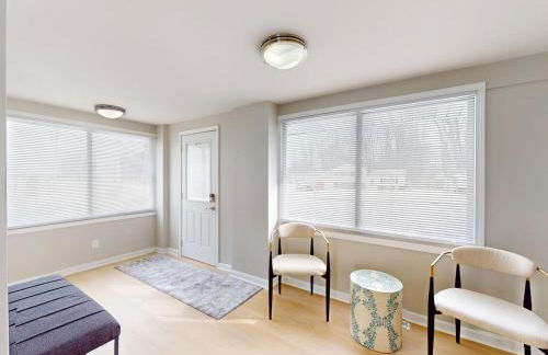 Stylish Home Near Historic Downtown & Lake Erie - Foto 17