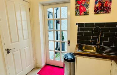 PopHaus Glam Pad - Central Brighton by the Station - Foto 10