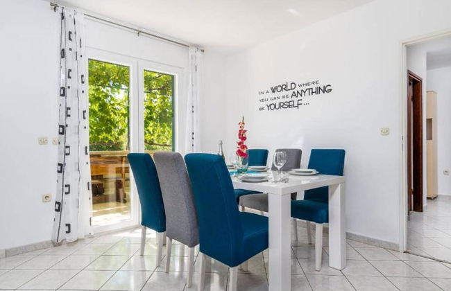 Tranquil Oasis Holiday Home Primorski Dolac With Pool - Foto 12