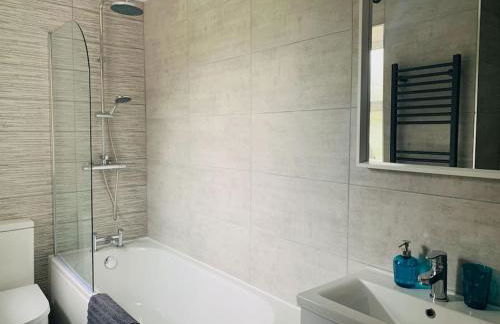 May Cottage - Heart of Vibrant Village & 10 mins Walk to Beach - Photo 10