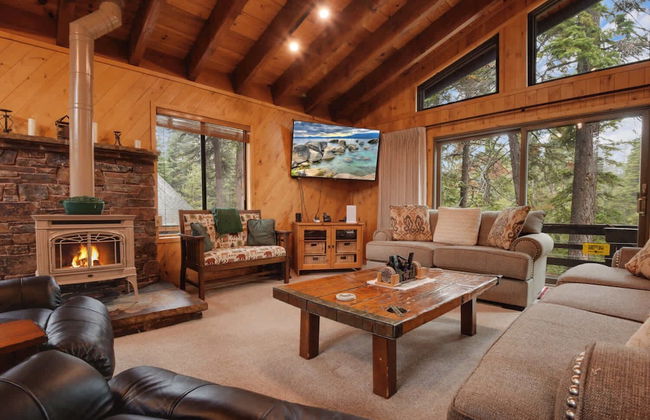 Lake Tahoe Treasure! Minutes From Beach & Skiing - Foto 1