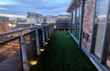 City Centre Penthouse on Concert Square with City Views - Foto 16