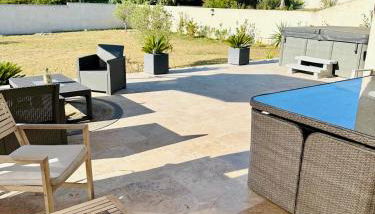 villa avec jacuzzi privé proche plage - Foto 2