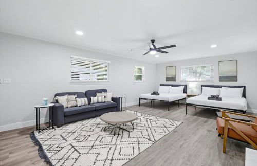 5BD Modern Farmhouse Retreat Sleeps 12 - Photo 35