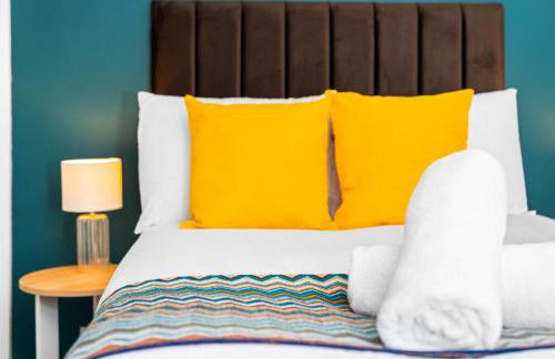 3 Bedroom House - Garden - Parking - Interior Designed - Netflix - Wifi - 52H - Foto 20