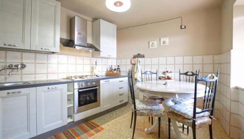 2 Bedroom Nice Home In Camaiore - Foto 2