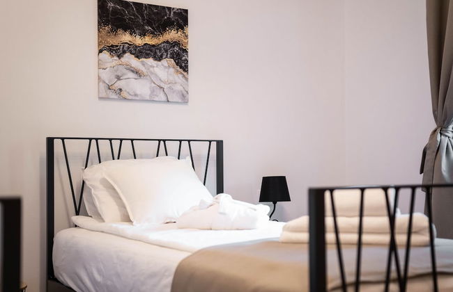 Villa PORTUM - Where Serenity & Comfort meet, Luxurious Woodland Retreat with Private Heated Pool & Amenities - Foto 2