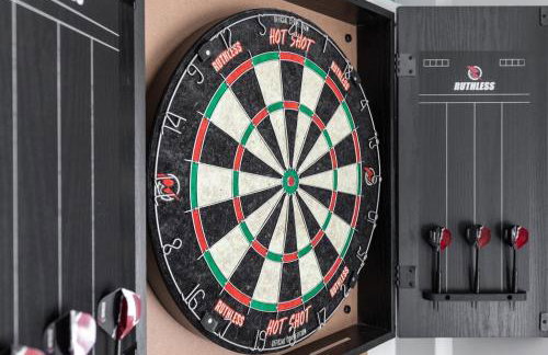 Clicketts - 3-Bedroom, Full Entire House, Sleeps 6 guests, Free wifi, Street Parking, Smart TV, Basildon, Essex London - Foto 23