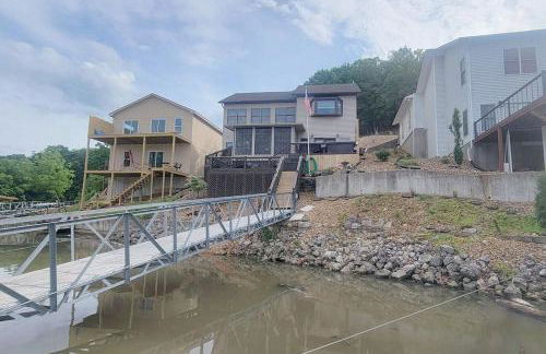 Lakefront Family Retreat w/ Views, Boat Slip - Foto 64