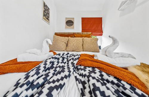 Clover House Stunning Cosy Cottage 3BR By AltoLuxo Short Lets & Serviced Accommodation With Free WiFi & Parking - Foto 29