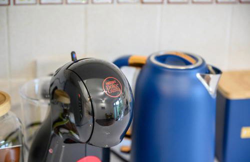 12 min to Airport - Free parking - Foto 10