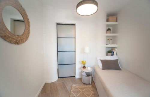 Apart moderno con vista al mar, Piscina, Parking - Photo 9