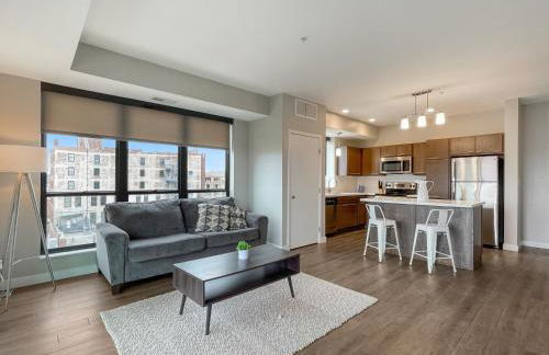 2 BR Dwntwn Apt with Hot Tub - Foto 3