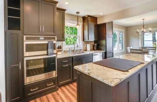 Lakefront Chippewa Falls Haven with Private Deck! - Foto 9