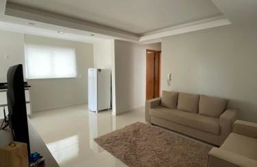 Apartamento em Poços - Varanda com Churrasqueira - Foto 1