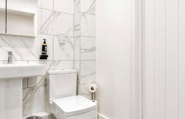 Bridge Court by Sterling Edge - Stylish 1-Bed Apartments with Balcony or Private Garden and Free Onsite Parking - Foto 5