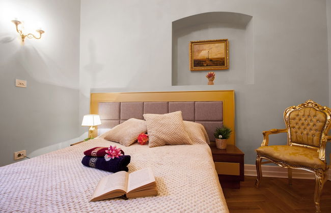 Filip Palace Luxurious Apartment - Photo 14