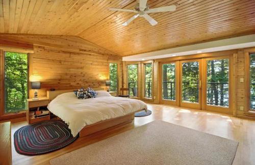 Lakefront Log Home on Huge Lake in Private Cove - Foto 34