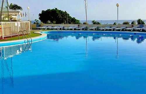 Precioso apartamento frente al mar, parking y club deportivo - Foto 31