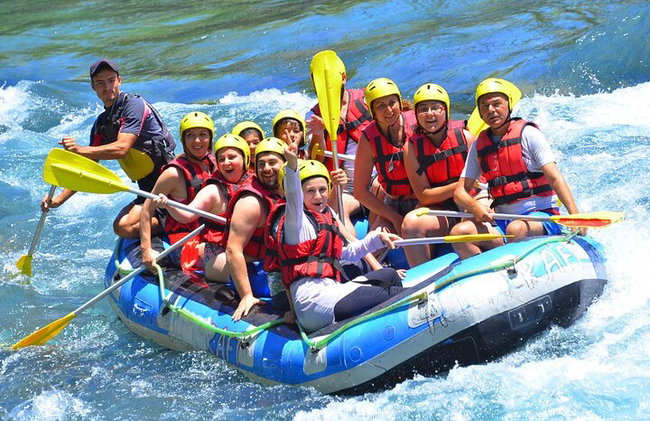 Actividad de rafting en grupo en Bozyaka - Foto 3