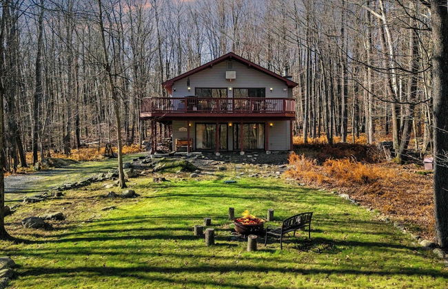 Mountain Magic by Avantstay Firepit + Game Room - Pool Table, Foosball - Foto 2