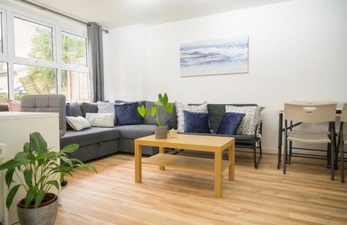 Silver Pines - 2BR - King Bed - 6 Guests - Wi-Fi - Free Parking - Foto 27