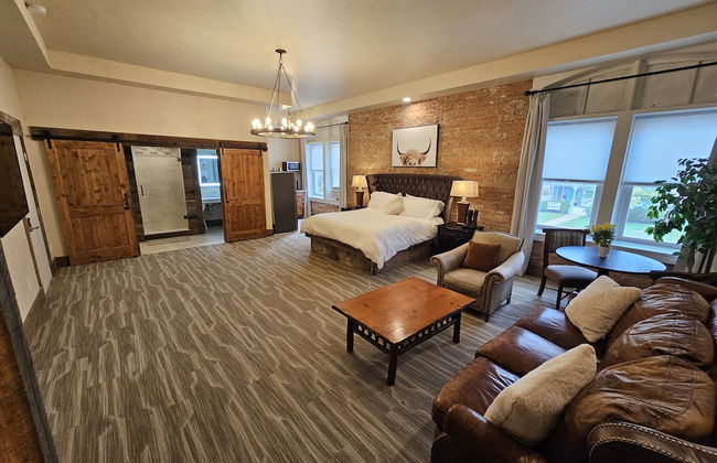 Eaglescape Suites and Event Center - Photo 5