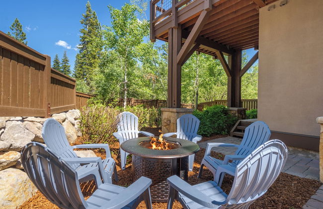 Lux Townhome Next to Village by Sierra Getaways - Photo 18