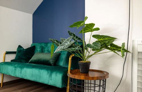 Modern 2-Bed Apartment - Near Train and Town - Parking Available - Foto 23