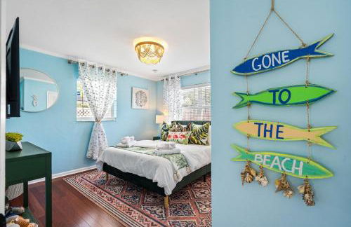 Chic 4BR Htd Pool, 5 min to beach, PAC-MAN, Games - Foto 18