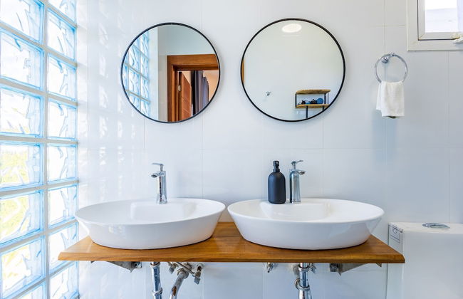 Relaxing 3-bedroom Villa With Pool Rooftop Jacuzzi in a Secluded Setting - Foto 35