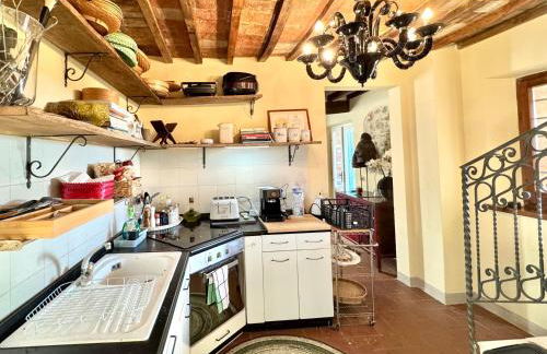 Stunning Village Casa with Private Garden and Olive Grove - Foto 8