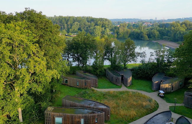 Lakeside Love Nest - Photo 1