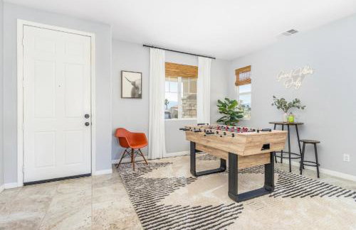 GAMEROOM, King Beds, Movie Projector, Heated Saltwater Pool, Golf and Games! - Foto 24