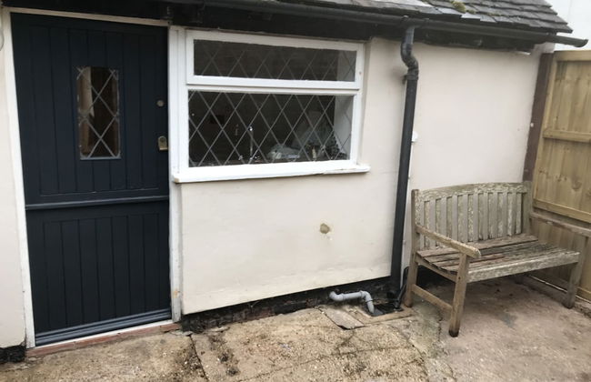 Village Period Cottage Next to a Idyllic Stream - Foto 40