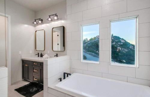 Serene Resort-Style Escape - Perfect for Families - Photo 39