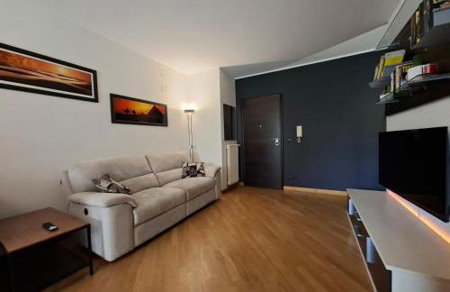 BG House - appartamento con giardino e garage privato - Foto 7