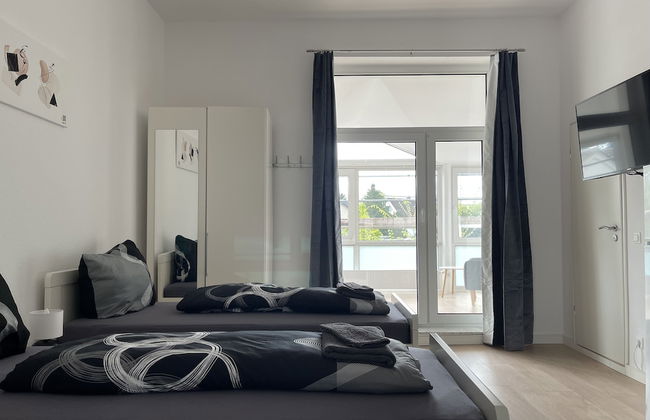 Two-bed studios for fitters - Foto 1