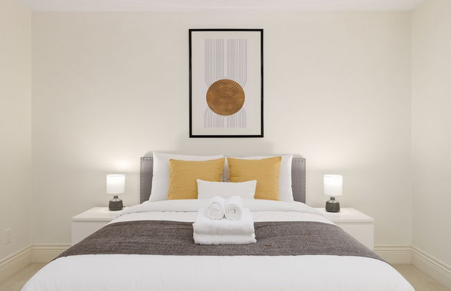 Cozy 2BR BSMT Suite Near Grouse Mt. and Edgemont. - Photo 4