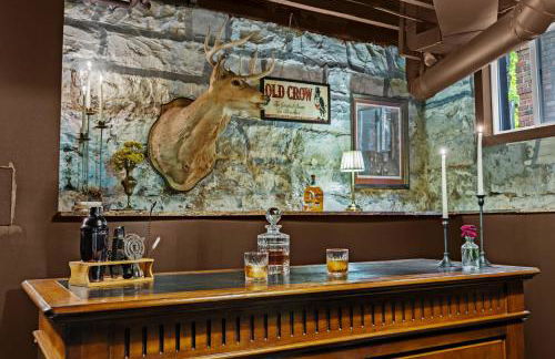 Gatsby House Mansion w Game Lounge & Hot Tub - Foto 7