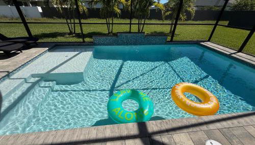 Brand New Luxury 4 bedroom heated pool home - Foto 3