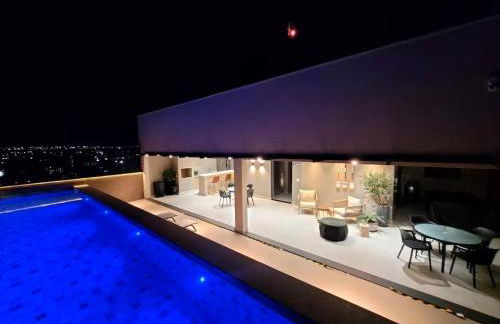 Studio moderno, rooftop com piscina, próx UFU - Foto 8