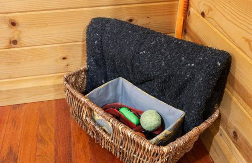 Whispering Pines - Cabin w hot tub - Foto 28