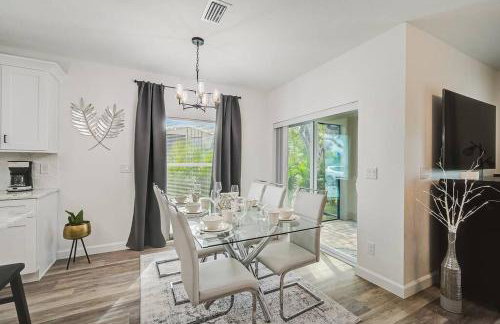 SW Florida Luxury Modern Retreat, King Bed Suite , Close to Beaches / Golfing / Fishing / Air Ports , 2023 Built - Foto 7