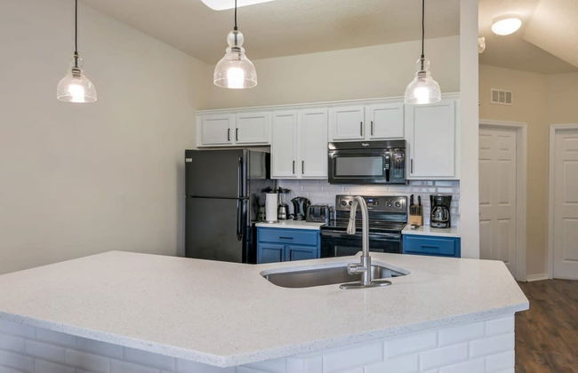 Remodeled Gem - Comfort and Location - Foto 33