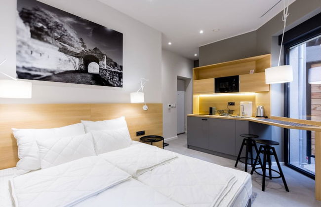 Teanna Lux Apartments - Photo 6