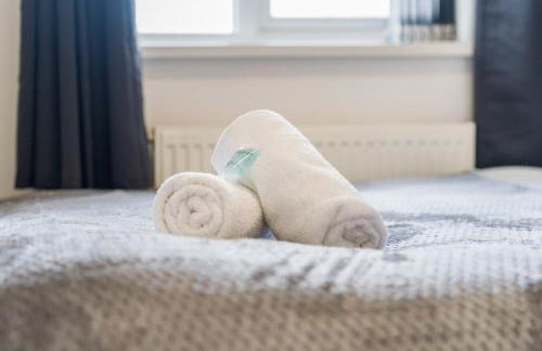 Centrally Located 4BR House By Hyped Properties Short Term Rental Agency With Free Parking Wolverhampton - Foto 8